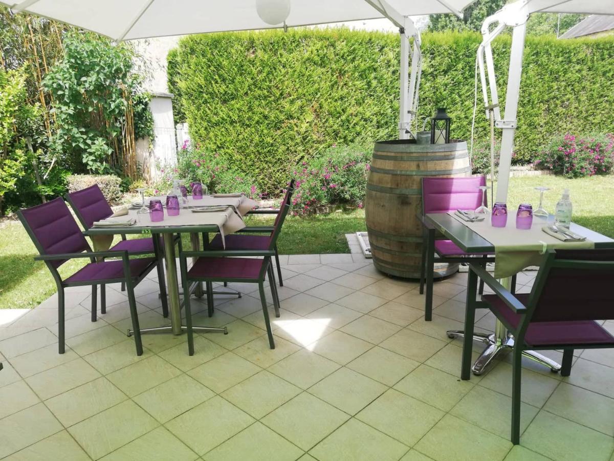 Logis Hotel Restaurant L'Oree Des Bois La Breille-les-Pins Экстерьер фото