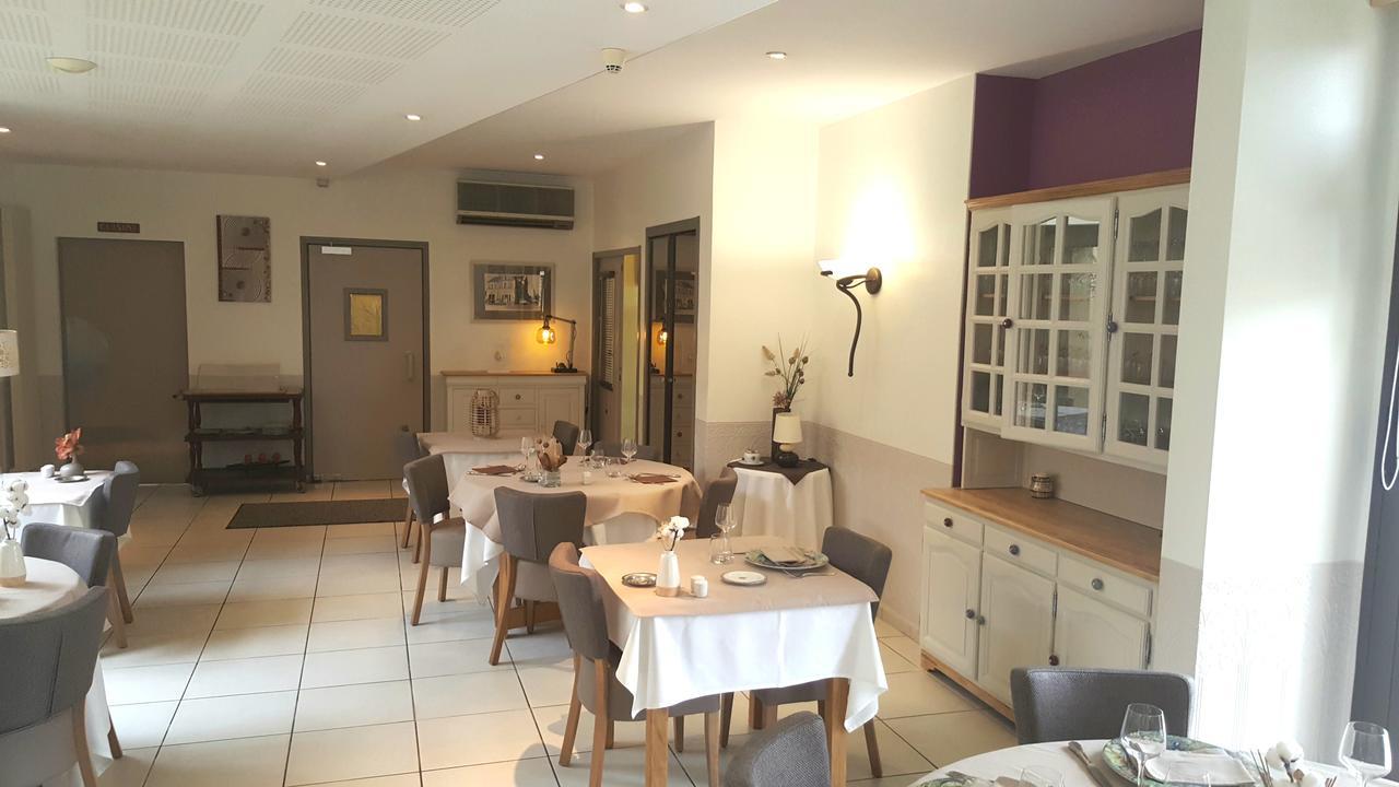 Logis Hotel Restaurant L'Oree Des Bois La Breille-les-Pins Экстерьер фото